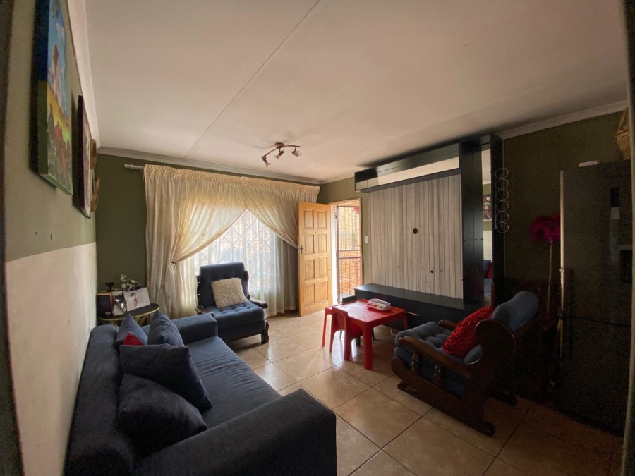 2 Bedroom Property for Sale in Kannoniers Park North West
